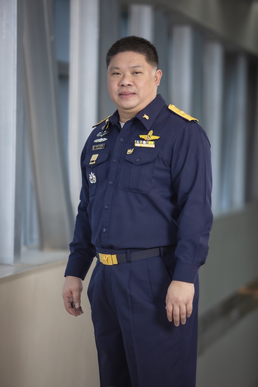 รูปนายไตรรัตน์-วิริยะศิริกุล-รักษาการ-เลขาธิการ-กสทช-เครื่องแบบปฏิบัติการ.jpg
