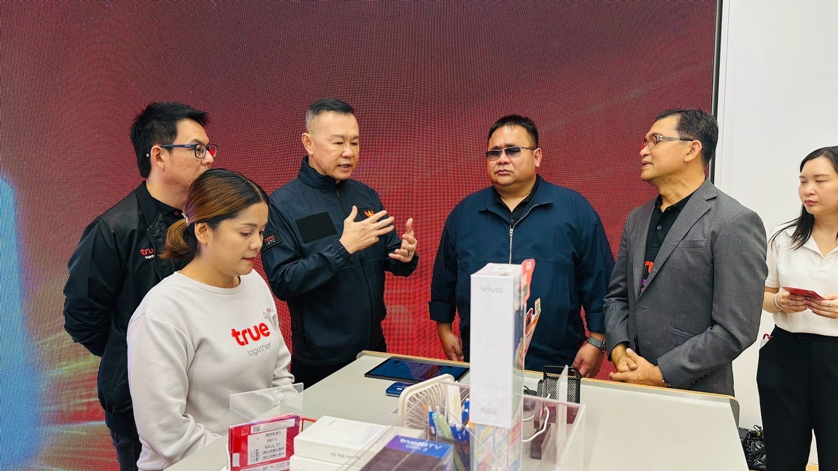 กสทช. ลงพื้นที่ตรวจสอบการลงทะเบียนเลขหมายโทรศัพท์เคลื่อนที่ ยกระดับการยืนยันตัวตนตามมาตรการป้องกันอาชญากรรมทางเทคโนโลยี