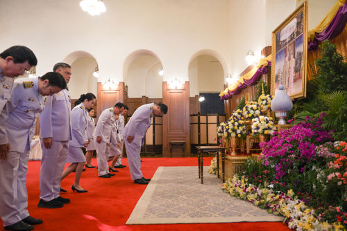 ลงนามถวายพระพร พระบาทสมเด็จพระเจ้าอยู่หัวและสมเด็จพระนางเจ้าฯ พระบรมราชินี เนื่องในโอกาส วันขึ้นปีใหม่ พุทธศักราช 2569