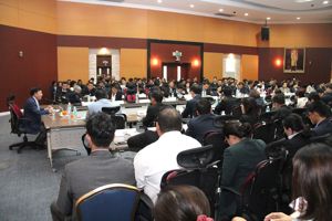 NBTC Secretary Presented NBTC Roadmap 2016 to the Executives and Calls for Strict and Swift Regulation and Promotes Digital TV Engagement in Solving Problems