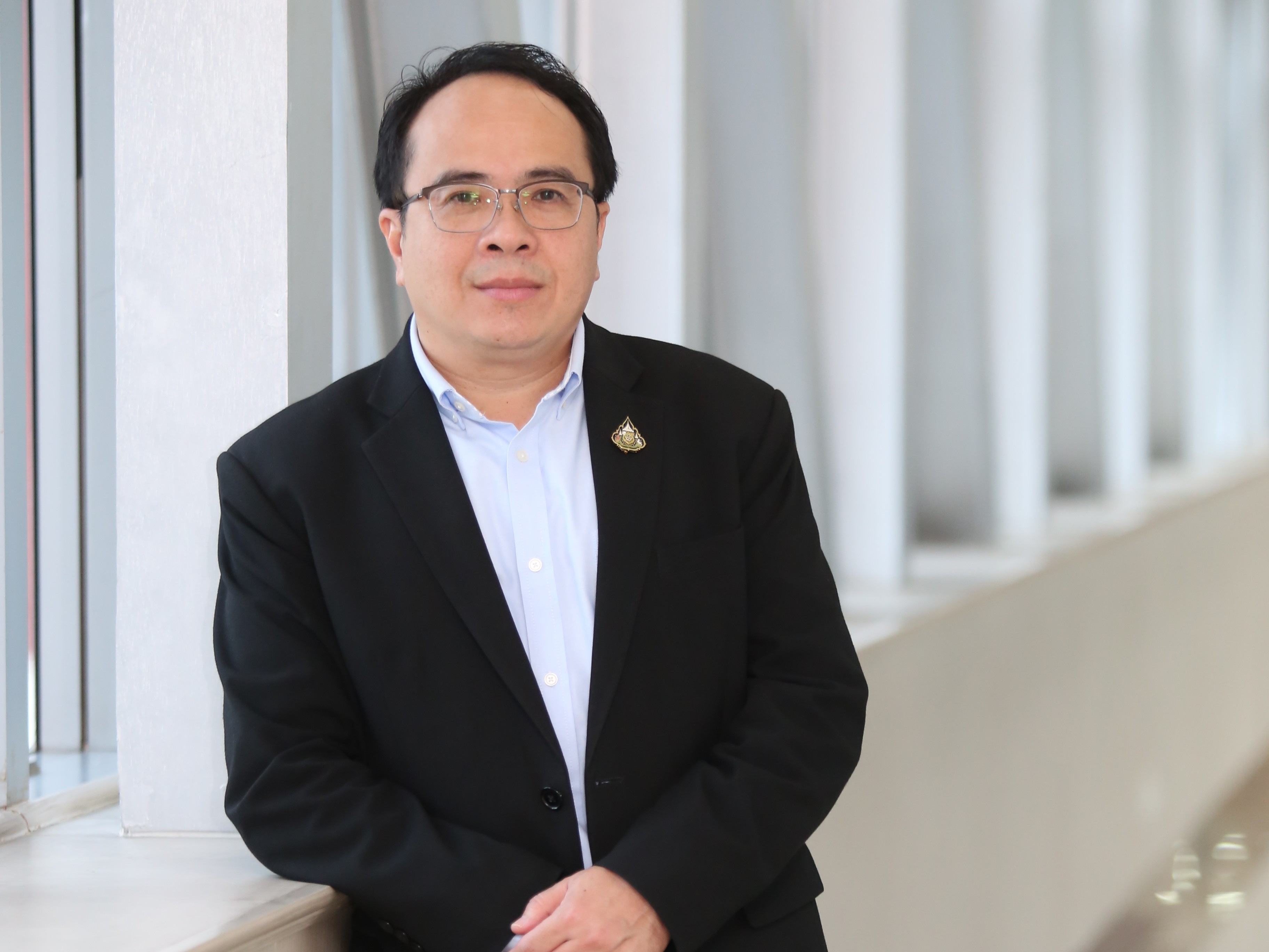 T-สุทธิศักดิ์-ภาพแนวนอน2.jpg