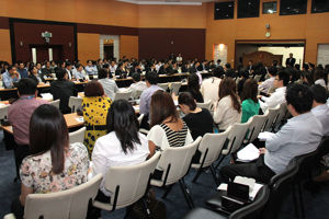 การประชุมชี้แจงข้อมูลเกี่ยวกับการขอรับใบอนุญาตให้ใช้คลื่นความถี่เพื่อให้บริการโทรทัศน์ในระบบดิจิตอล ประเภทบริการทางธุรกิจระดับชาติ ก่อนจำหน่ายเอกสารการประมูล