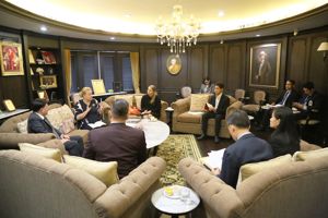 เลขาธิการ กสทช. และคณะผู้บริหาร ให้การต้อนรับ H.E. Ms. Satu Suikkari-Kleven เอกอัครราชทูตสาธารณรัฐฟินแลนด์ 