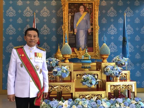 รองเลขาธิการ กสทช. เข้าเฝ้ารับเสด็จฯ พระบาทสมเด็จพระปรเมนทรรามาธิบดีศรีสินทรมหาวชิราลงกรณ พระวชิรเกล้าเจ้าอยู่หัว