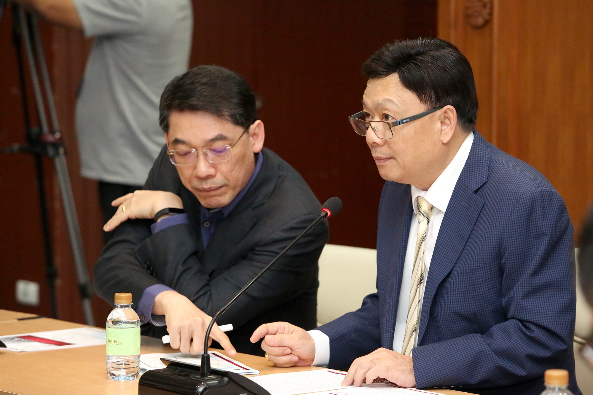 02.jpg