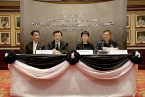 เลขาธิการ กสทช. ร่วมแถลงข่าวเรื่อง การขึ้นทะเบียนเครื่องวิทยุคมนาคมที่ใช้อากาศยานซึ่งไม่มีนักบินประเภทอากาศยานที่ควบคุมการบินจากภายนอก (Drone) ในช่วงงานพระราชพิธีฯ ณ กระทรวงกลาโหม