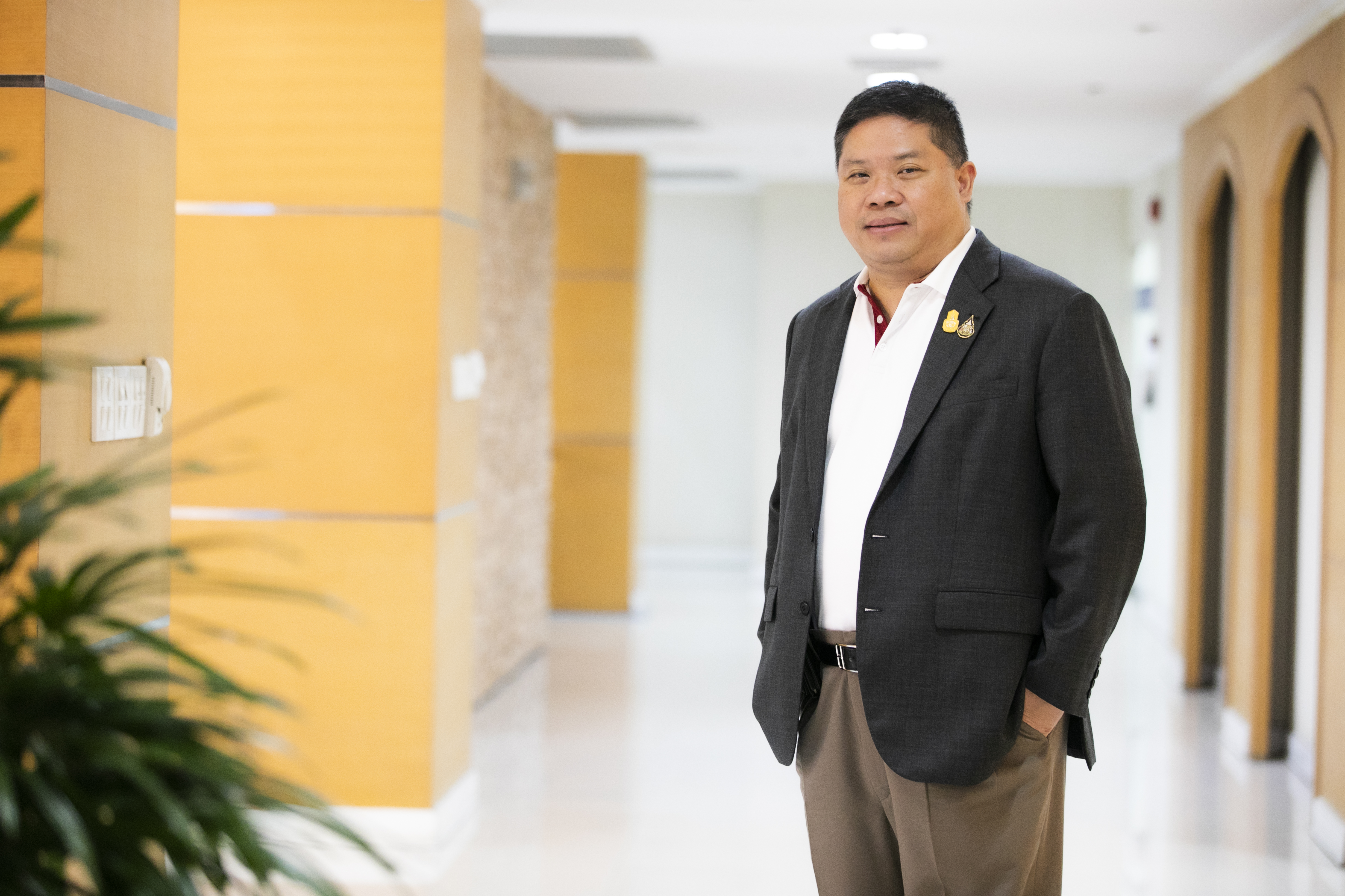T-ไตรรัตน์.jpg